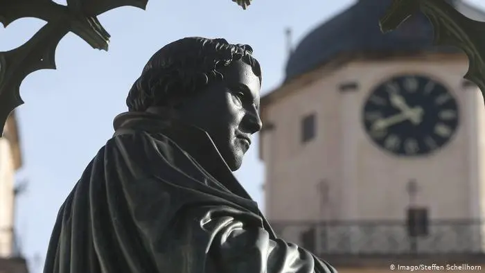 Wittenberger Luther-Denkmal (Imago / Steffen Schellhorn)